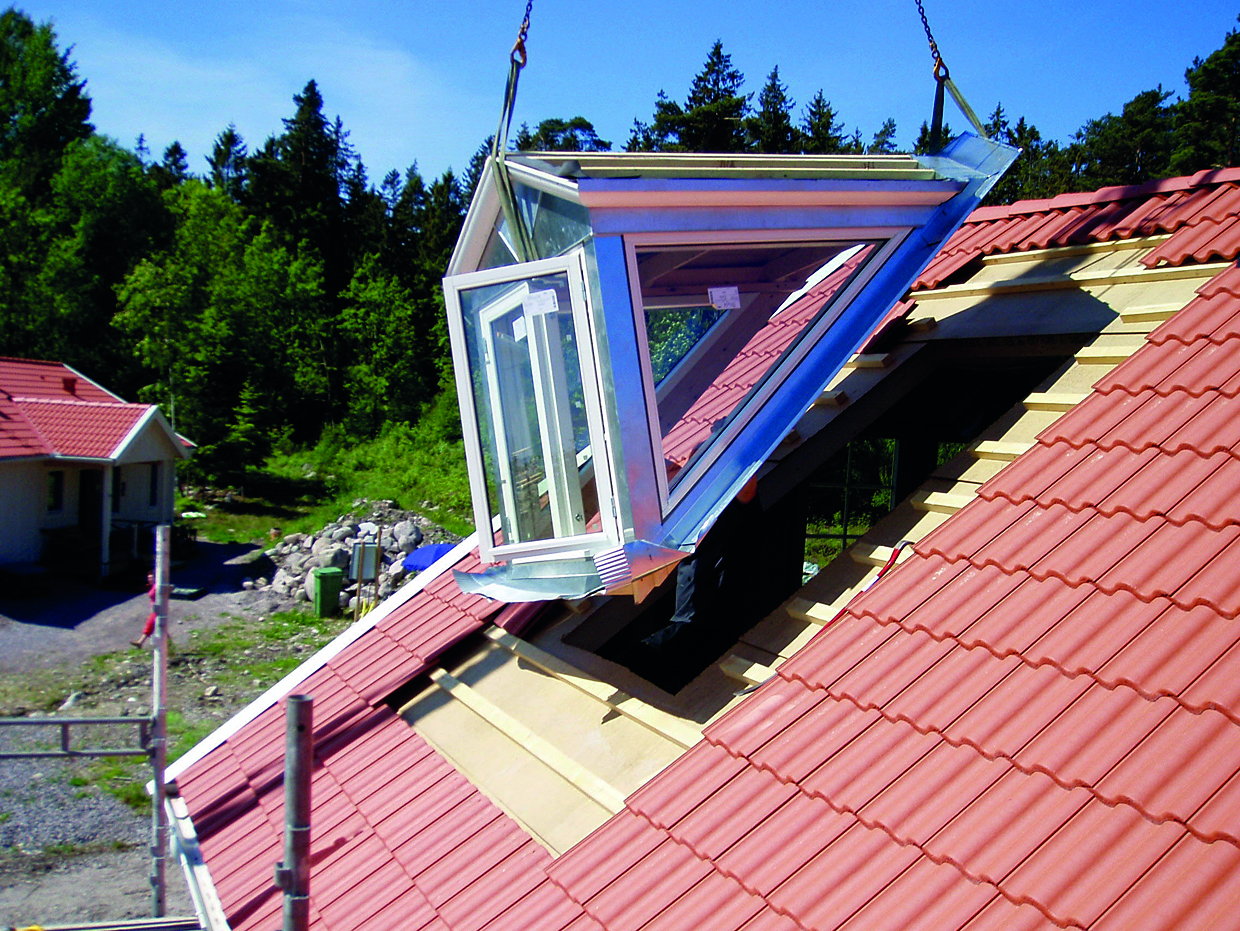 Montage af præfabrikeret kvist. 